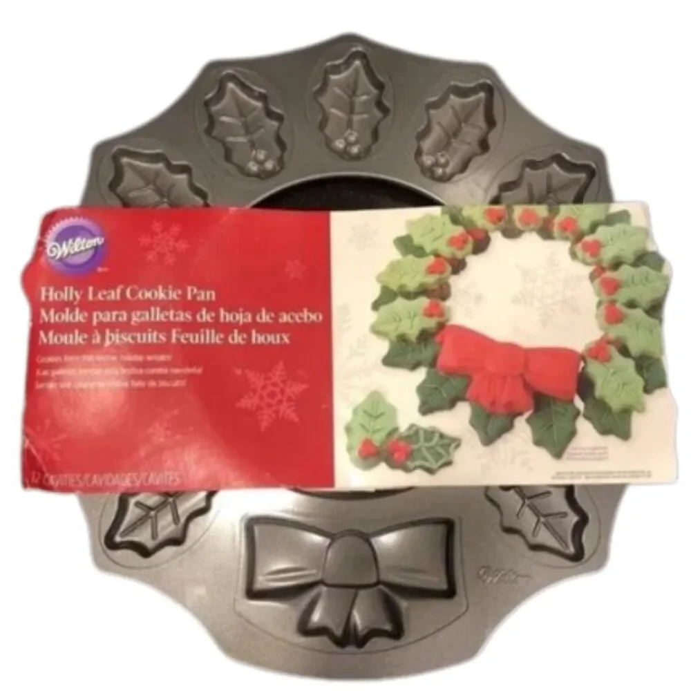 WILTON HOLLY LEAF & BOW WREATH 15